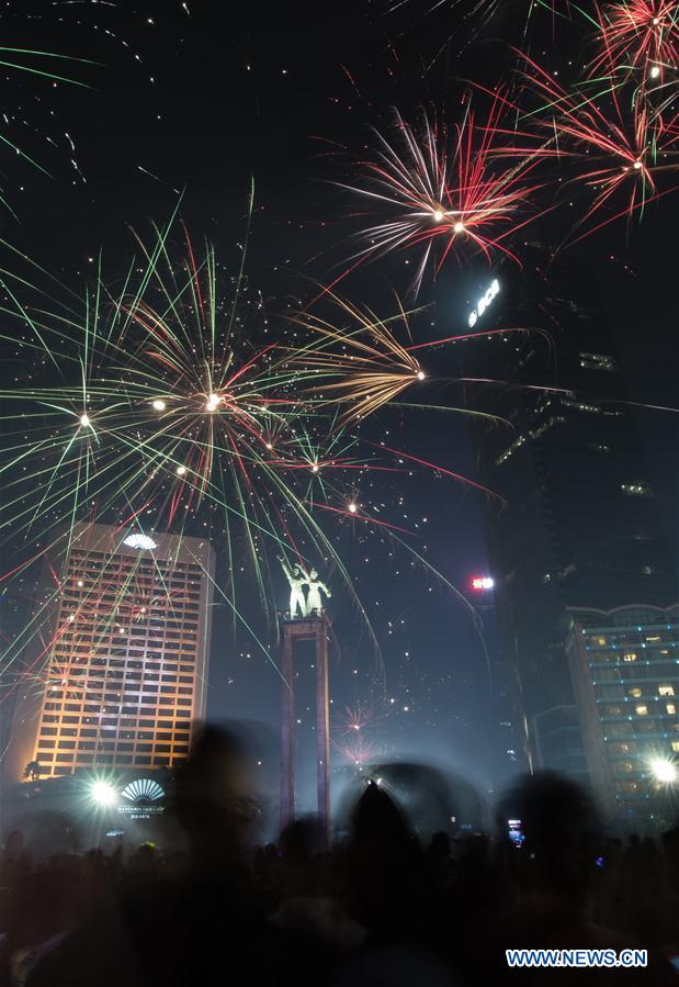 INDONESIA-JAKARTA-NEW YEAR-FIREWORKS