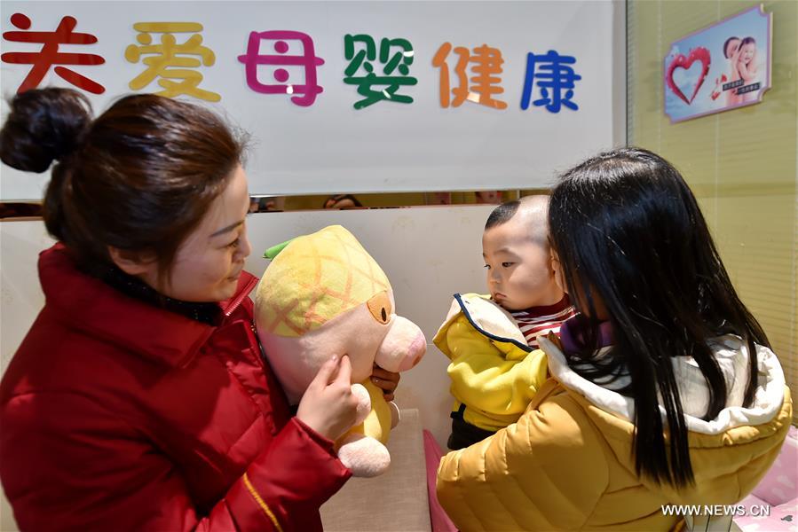 CHINA-SHANXI-TAIYUAN-RAILWAY-CHILD CARE (CN)