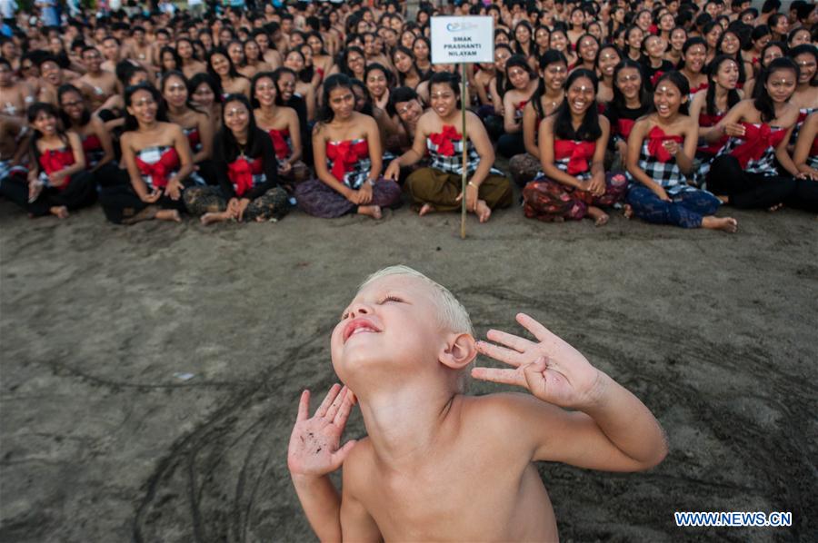 INDONESIA-BALI-MASS KECAK DANCE-PERFORMANCE