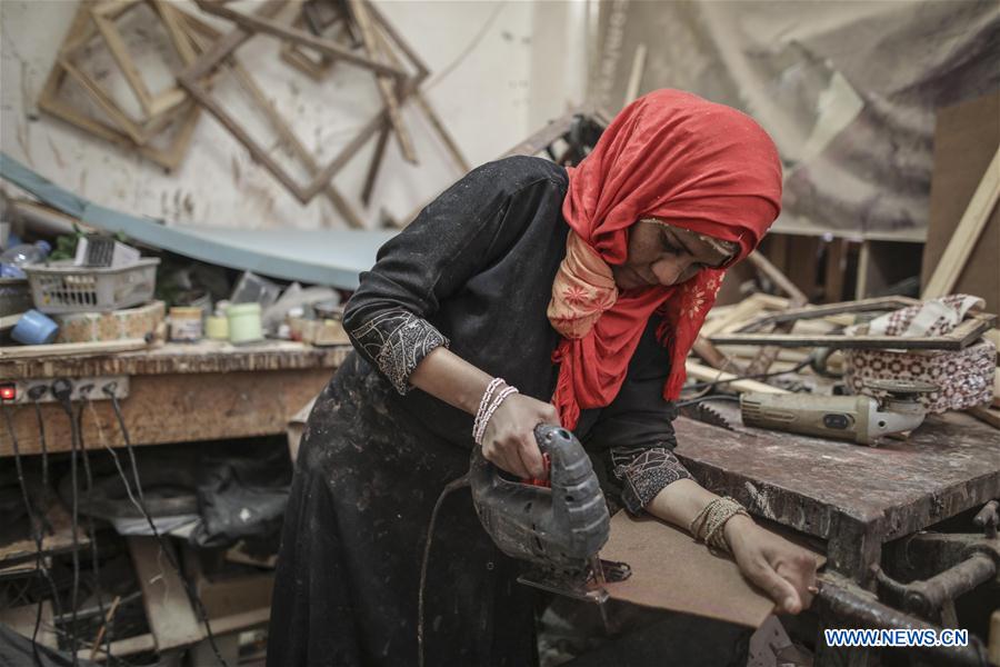 MIDEAST-GAZA-MARKET-WOMAN-DAY