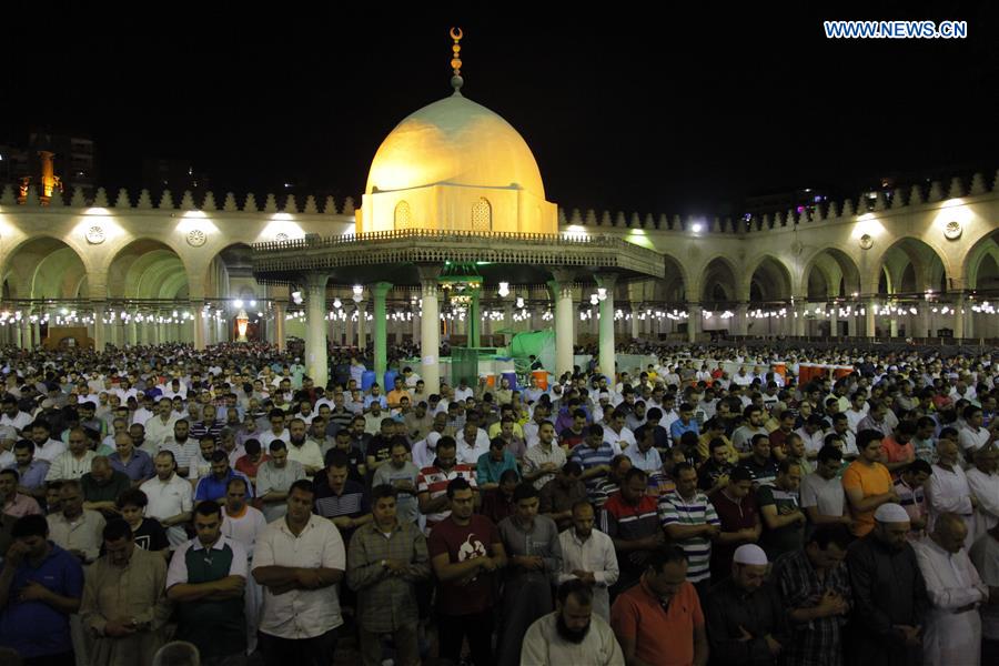 EGYPT-CAIRO-RAMADAN-LAYLAT AL-QADR-NIGHT PRAYER