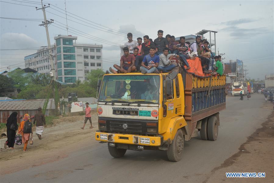 BANGLADESH-DHAKA-EID AL-ADHA-HOLIDAYMAKERS