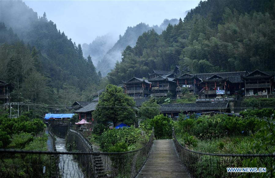 #CHINA-HUBEI-STILT HOUSE(CN)   