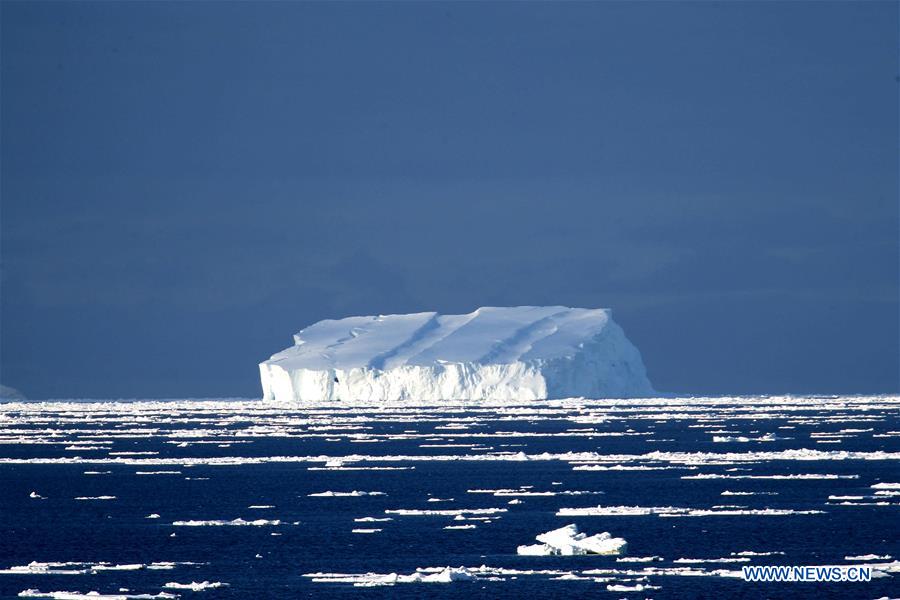 SOUTHERN OCEAN-CHINA'S RESEARCH ICEBREAKER XUELONG-ICEBERG