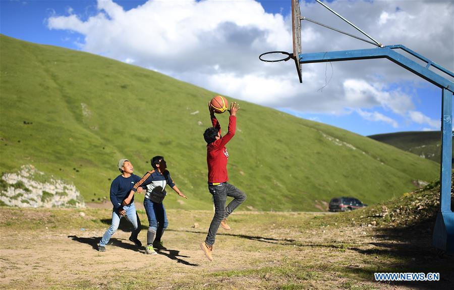 XINHUA PHOTOS OF THE DAY