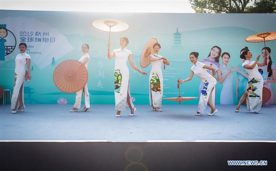 AUSTRIA-VIENNA-CHINESE CHEONGSAM SHOW