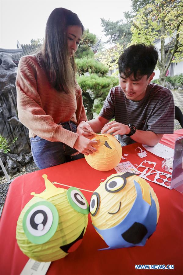 CANADA-VANCOUVER-MID-AUTUMN FESTIVAL