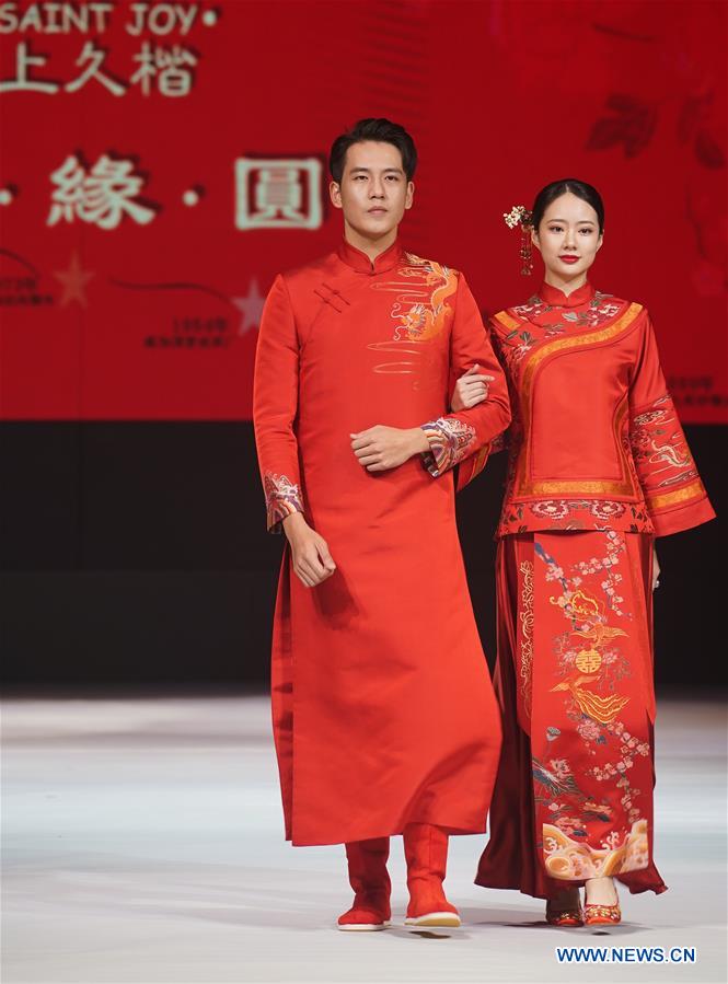 CHINA-JIANGSU-WEDDING DRESS-FASHION SHOW (CN)