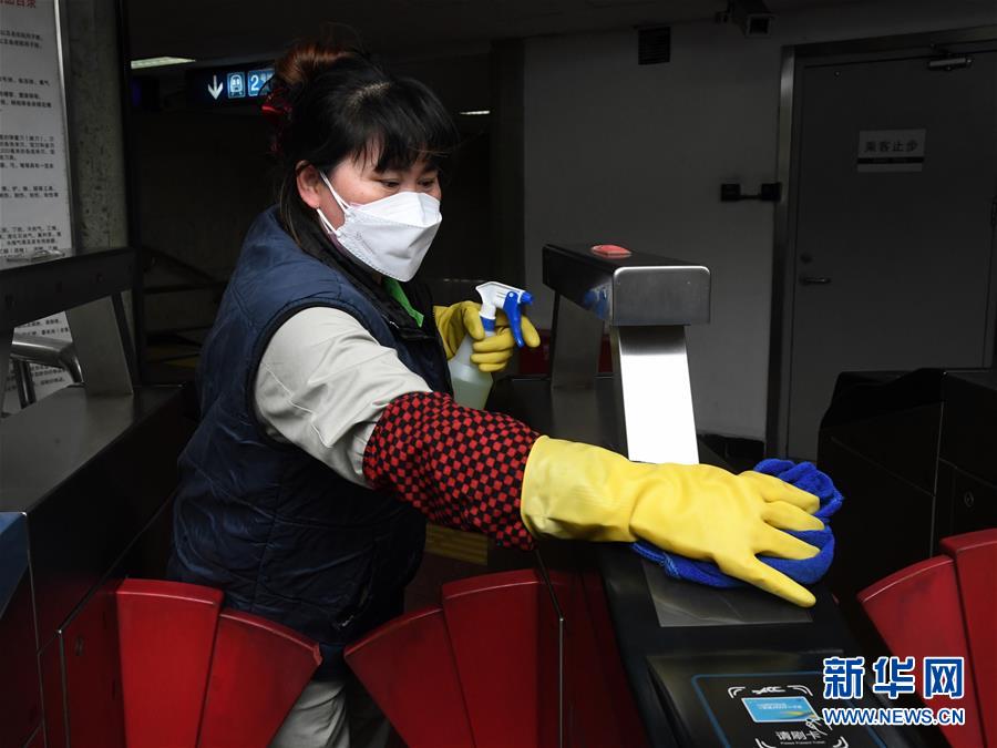 （聚焦疫情防控·图文互动）（3）北京节后首个工作日：交通秩序井然 市场供应稳定